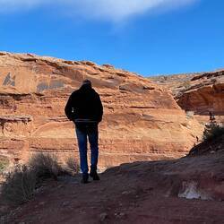 Heading towards Corona Arch