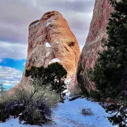 The walkway out of Pine Tree Arch