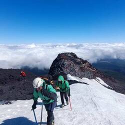 Und über den Gletscher noch weiter nach oben.