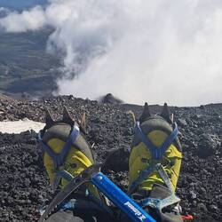 Jetzt erstmal Spikes an und die Hake raus.