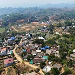 Blick von oben aus dem Kopf der Statue