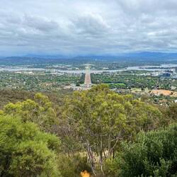 Canberra von oben - geradezu das Parlament