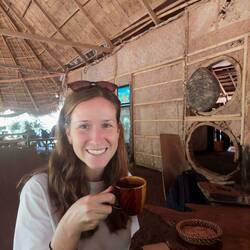 Laotischen Kaffee auf der Kaffeeplantage schlürfen ☕️😀