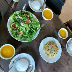 Und landet dann direkt vom Garten auf den Teller und in unsere unermüdlichen Mägen 🤤😄