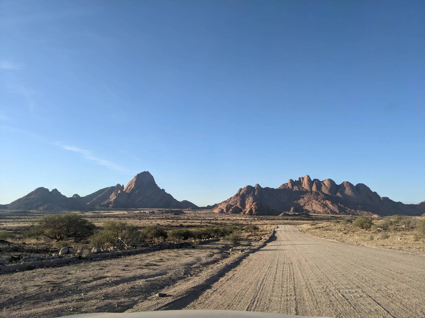 Approaching the Spitzkoppe.
