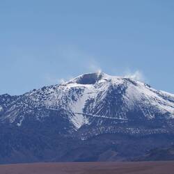Oha! Soll es da oben auf dem Vulkan so dampfen?