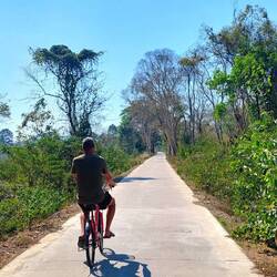 Die Nachbarsinsel erkunden 🚲