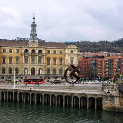 Nervión und Casa consistorial