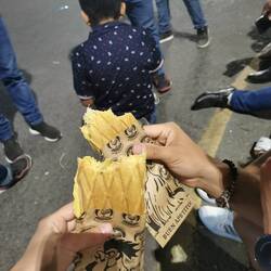 Marquesitas: Waffel mit geraffeltem Käse (queso de bola)