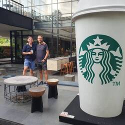 Der größte Starbucks in Südostasien. Haha...was es nicht alles auf Bali gibt.