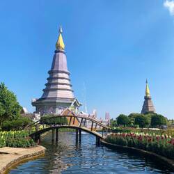 Pra Mahatat Noppamethanedon and Pra Mahatat Nopphonphusiri Tempel