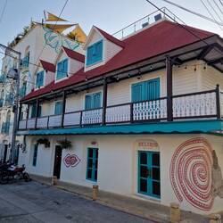 Bunte Häuser in den Gassen