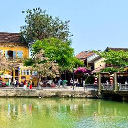 Sur la rive du fleuve Thu Bon