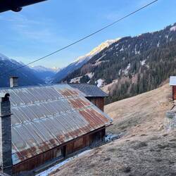 Einer der schönsten Momente in den Bergen: wenn die Sonne morgens das erste Mal die Berge berührt!