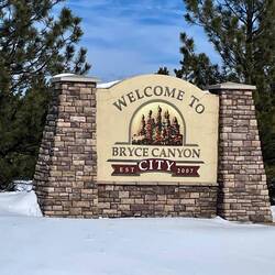 Bryce Canyon City sign