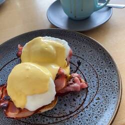 Eggs Benedict
