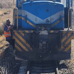 Die Lok wird zur Abwechslung mal ganz hinten angehängt