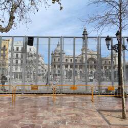 Von diesem Platz wird täglich das Feuerwerk abgeschossen