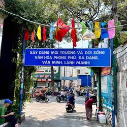 La rue de notre hostel 🪳😅