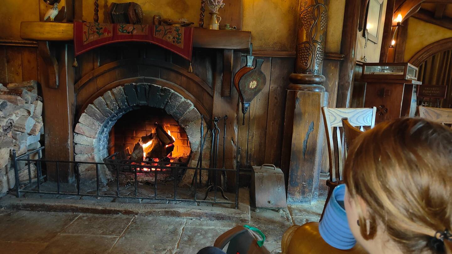 Gemütlich am Kamin einen Cider, Bier oder Ginger Beer genießen....