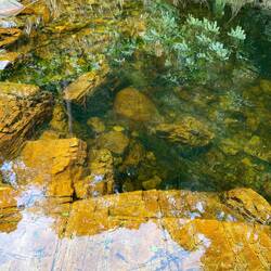 Glasklares Wasser am Love Waterfall