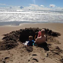 Naja.... War kalt. Vor allem, weil das Wasser der Wellen reinlief ;)