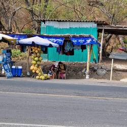 Verkaufsladen am Strassenrand