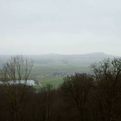 Den Staffelberg kann man erahnen