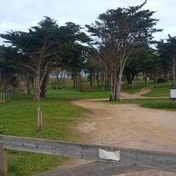 Camping Cap Frehel, eigentlich als Stellplatz nutzbar, heute zu...