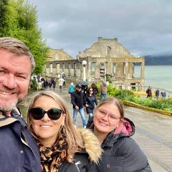 Selfie with the Officers' Hall in the background