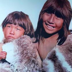 Angehörige des Yaga`n-Stammes. Originalfoto.