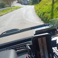 Ganz schön steil für ein altes Auto...