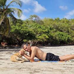 Er tut so freundlich....hat anschließend Schuhe geklaut!