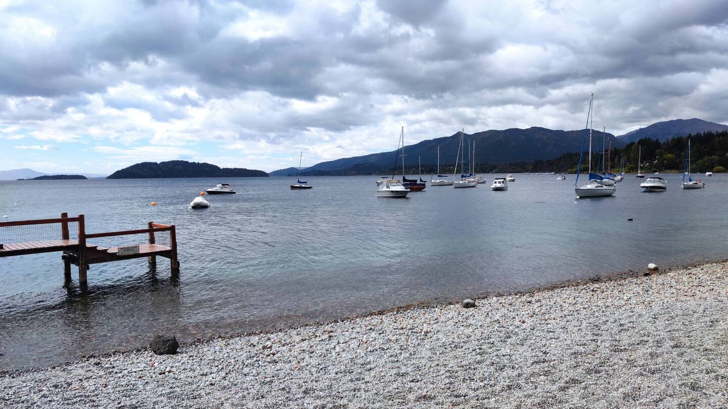 Das erste Mal so richtig Segelboote hier gesehen. Schon seltsam, mit dem vielen Wind