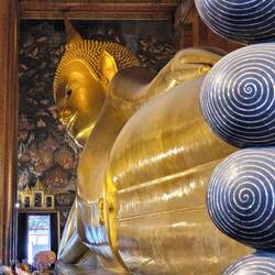 Liegendi Buddha