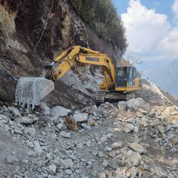 Straße baut sich nicht von selbst