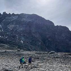 Es geht wieder hinunter, gut eingepackt.