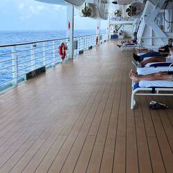 Deck 5 lounge area