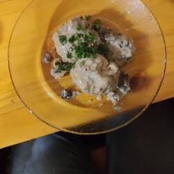 Semmelknödel mit Pilzsauce, lecker wars und ich aß sogar die Pilze