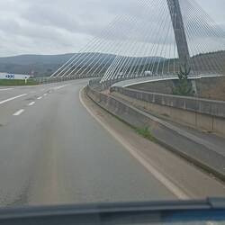 Schöne Brücke auf die Halbinsel Crozon