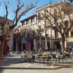 ...gemütlicher Platz - Plaça Major - der uns auf ein Getränk gelockt hat