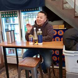 The host describing one of the 4 flights of mochkli