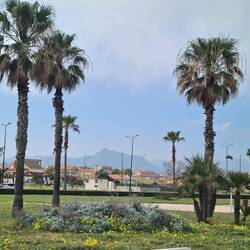 Blick vom Strand auf Gandia