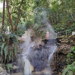 Der Dampf riecht ungut nach Schwefel, aber sorgt für das richtige Feeling 🤪