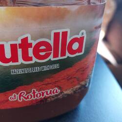 Es war vorher bestimmt vom Nutella Glas, das wir auch in Rotorua mal vorbei schauen