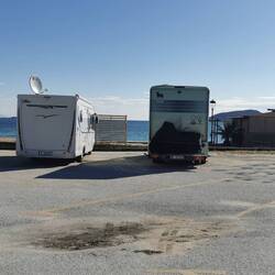 Riesen Parkplatz, aber ich bekomme einen Kuschler