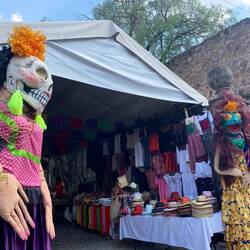 Mojigangas of everysize and shape everywhere