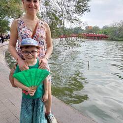 C'âu Thê Húc (the Sunlight bridge)