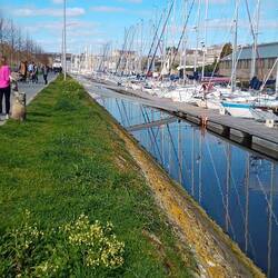 Promenade in Vannes, wie ungewohnt im Vergleich zum Meer