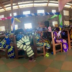 Panoramisch zicht tijdens het gebed, zoem in om het goed te zien